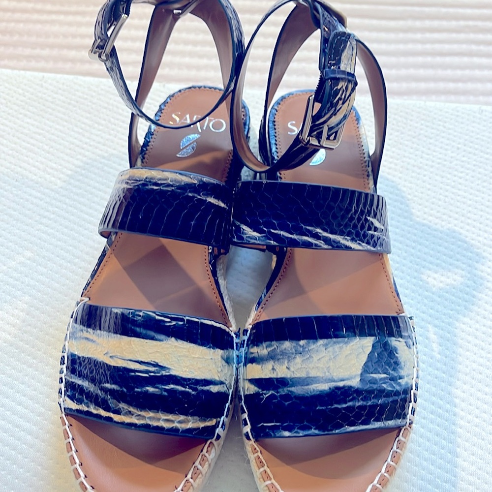 Sarto low heel real leather espadrille’s. Brand new never worn. Size 9